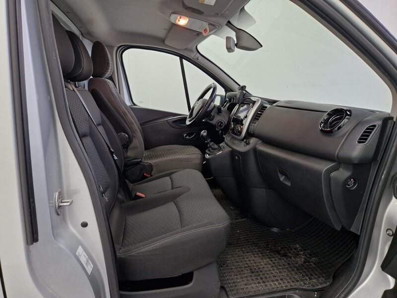Fahrzeugabbildung Vivaro B Kasten 1.6 CDTI Biturbo L2H1 2.9t AHK Bild 11 von 33