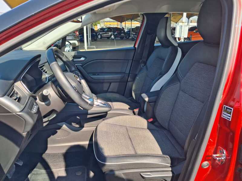 Fahrzeugabbildung Captur INTENS TCe 140 EDC *in Germersheim* Bild 7 von 20