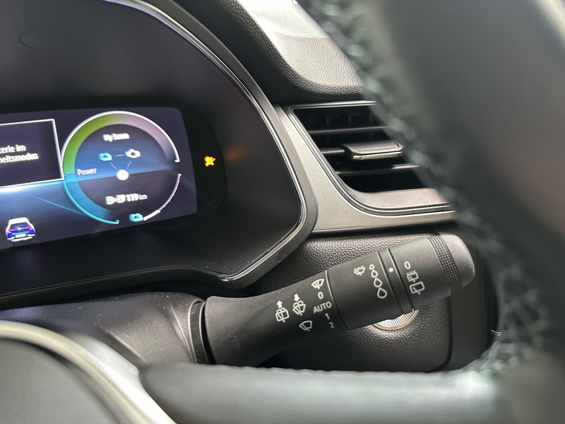 Fahrzeugabbildung Captur INTENS E-TECH Plug-in 160  Bild 37 von 50
