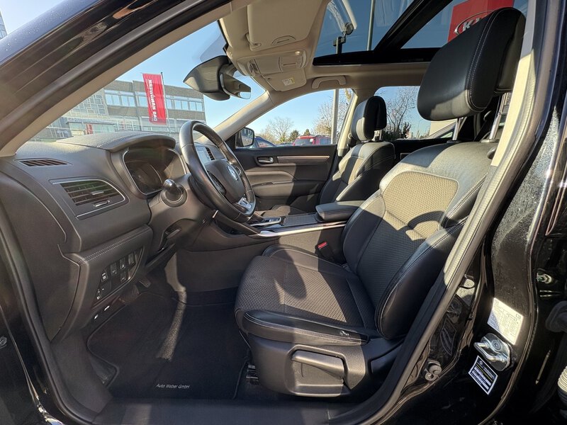 Fahrzeugabbildung Koleos Techno 4WD 2.0 dCi 185 FAP Bild 13 von 18