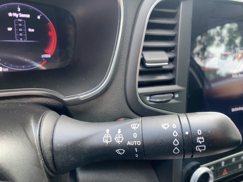 Fahrzeugabbildung Megane Grandtour INTENS BLUE dCi 115 Bild 19 von 20