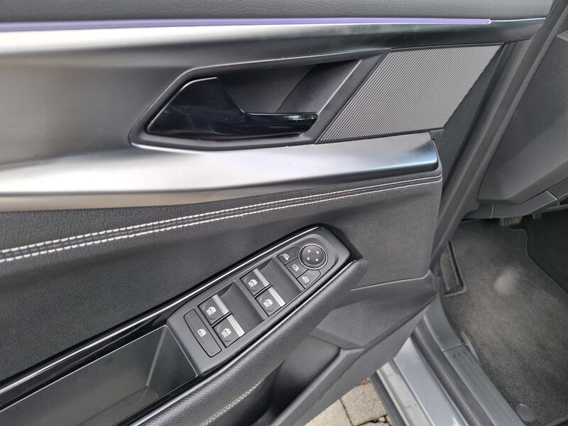 Fahrzeugabbildung Austral Techno Mild Hybrid 160 Automatik Bild 39 von 47