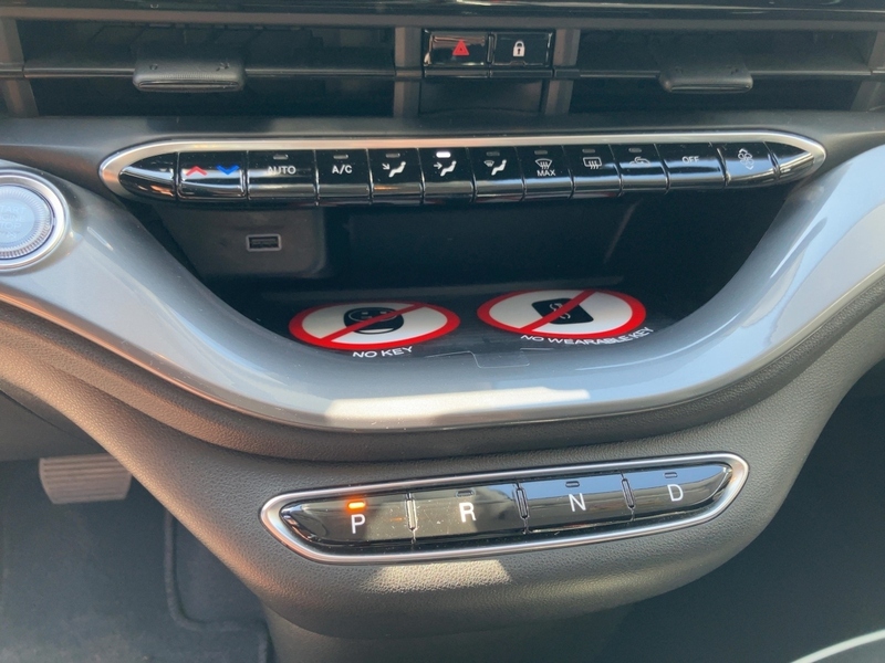 Fahrzeugabbildung Clio Allwetter*Klima*Carplay Bild 16 von 19