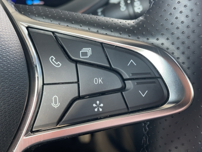 Fahrzeugabbildung Symbioz 1.6 E-TECH Full Hybrid 145 Techno Bild 11 von 11