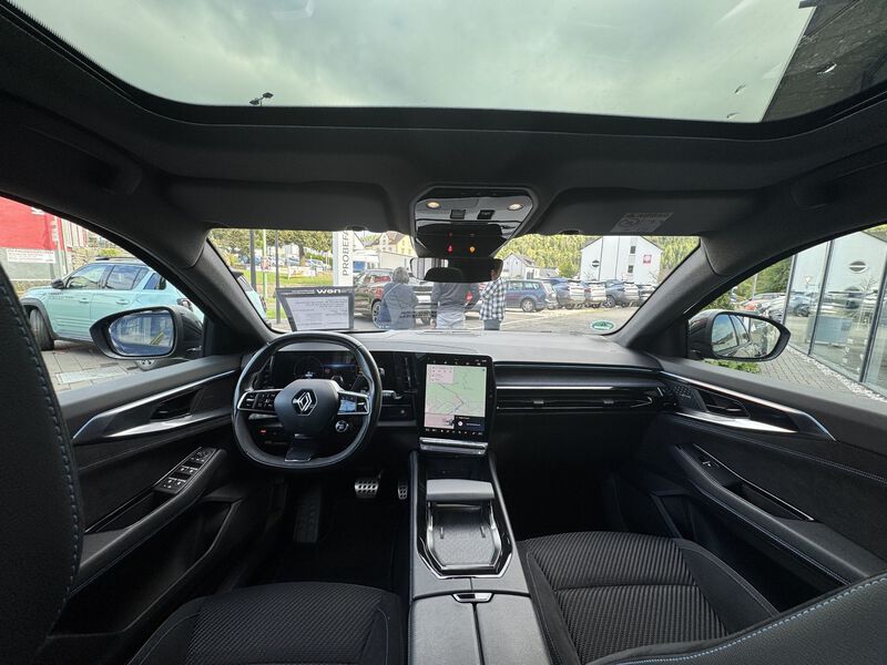 Fahrzeugabbildung Austral Iconic Esprit Alpine 200 E-Tech Bild 7 von 11