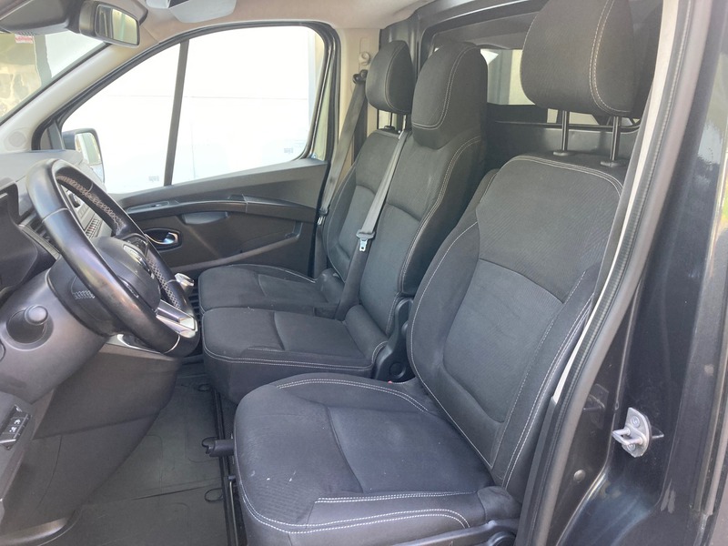 Fahrzeugabbildung Trafic Lkw Komfort L1H1 3,0t Blue dCi 170 Bild 6 von 12