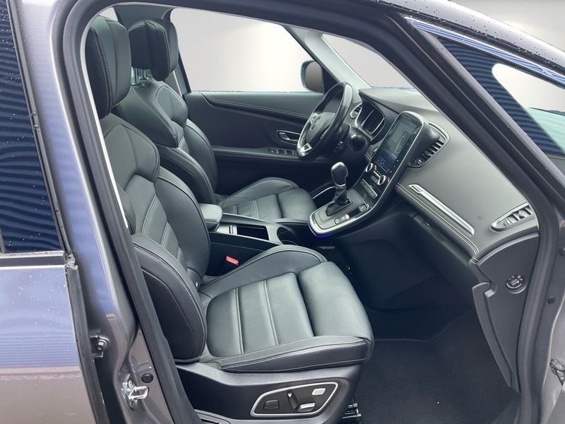 Fahrzeugabbildung Grand Scenic Scenic IV 1.7 BLUE dCi 150 Grand BOSE Bild 15 von 17
