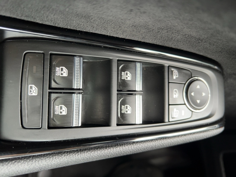 Fahrzeugabbildung Austral 1.3 TCE 160 Techno Esprit Bild 14 von 18