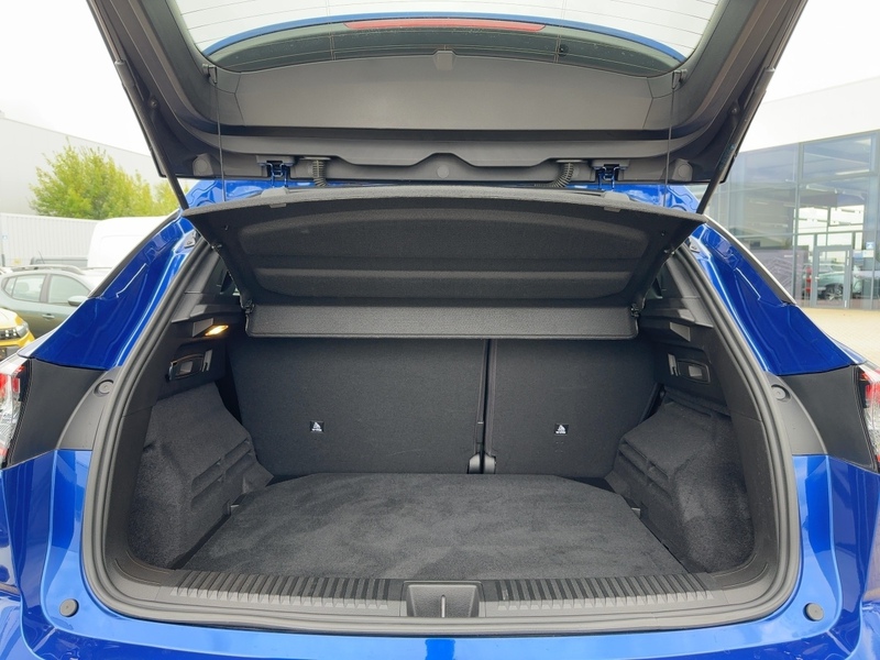 Fahrzeugabbildung Austral Techno Mild Hybrid 160 Automatik*KAMERA*LRHZ* Bild 13 von 15
