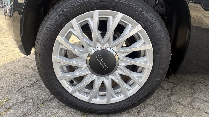 Fahrzeugabbildung 500C Cabrio 1.0 70PS Dolcevita Klimaautomatik Bild 15 von 17