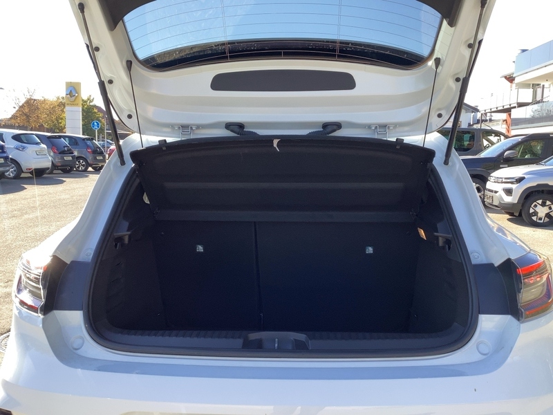 Fahrzeugabbildung Clio V Techno Full Hybrid E-Tech 145 Bild 9 von 16