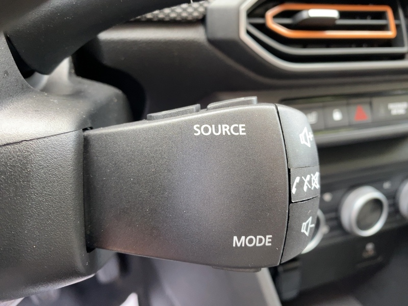Fahrzeugabbildung Sandero Stepway Expression TCe 100 ECO-G Bild 18 von 21