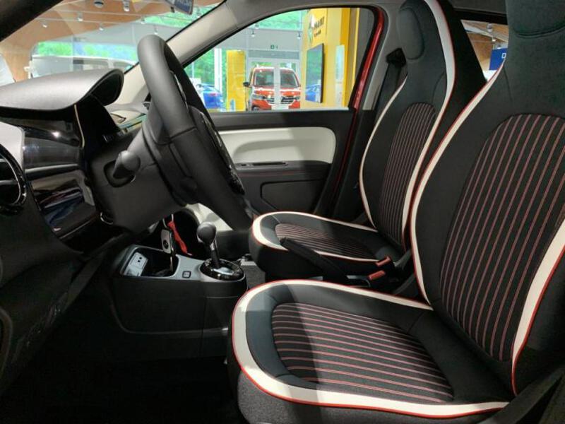 Fahrzeugabbildung Twingo Intens Bild 8 von 15