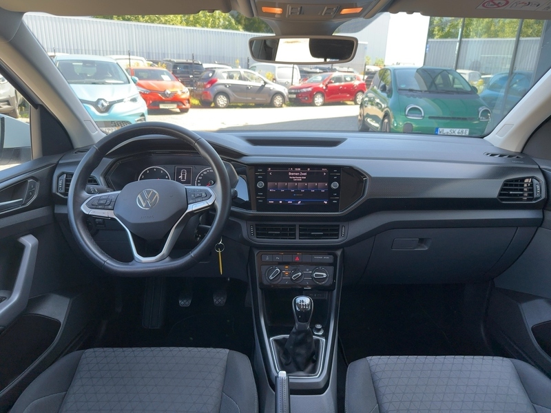 Fahrzeugabbildung T-Cross 1.0 TSI Life *8-fach bereift*SHZ*PDC*KLIMA* Bild 8 von 15