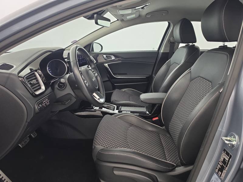 KIA Xcee'D