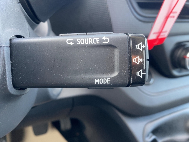 Fahrzeugabbildung Trafic Lkw Komfort L1H1 2,8t Blue dCi 130 Bild 15 von 20