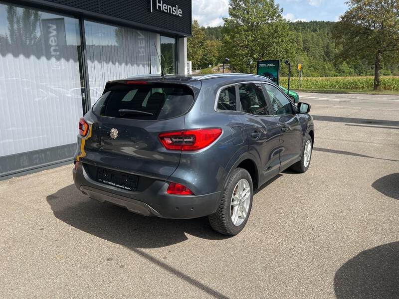 Fahrzeugabbildung Kadjar  1.6 dCi 130 Bose Edition 4x4 AHK  Bild 3 von 24