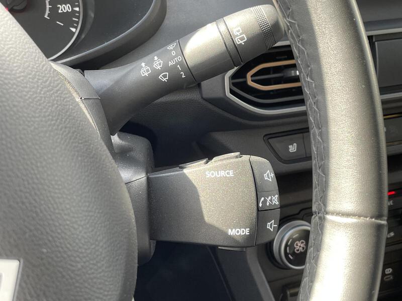 Fahrzeugabbildung Sandero Stepway Extreme+ TCe 110 Bild 16 von 22