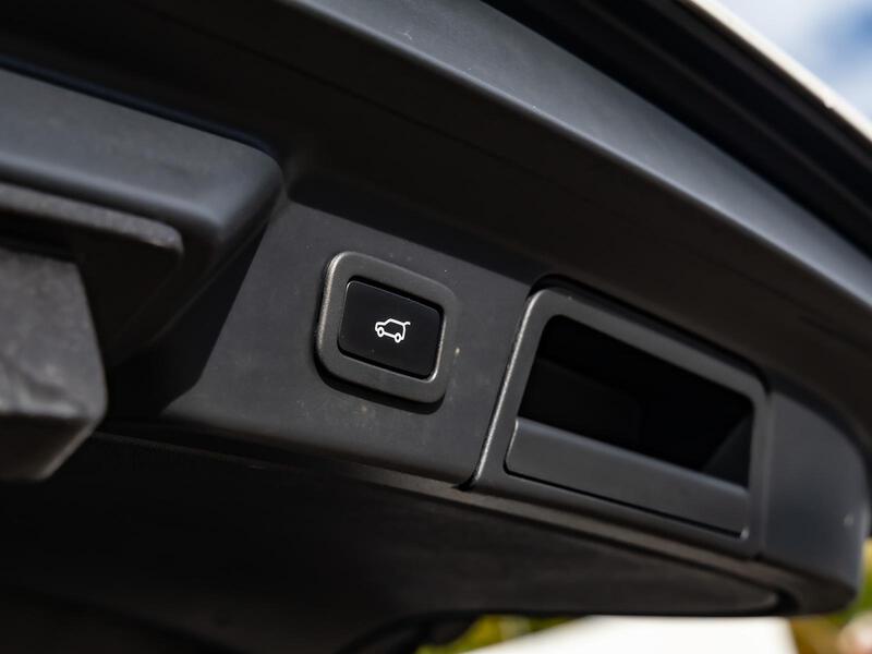 Fahrzeugabbildung Range Rover Velar WinterPaket AHK Bild 11 von 20