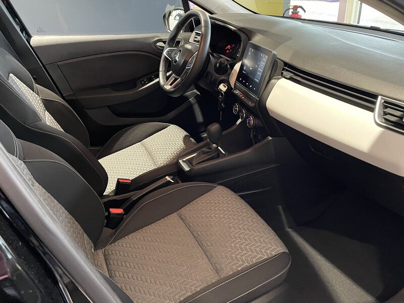 Fahrzeugabbildung Clio EVOLUTION TCe 90 PS X-tronic Bild 10 von 48