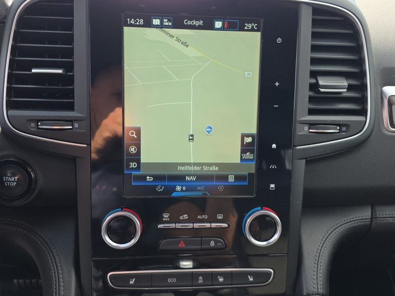 Fahrzeugabbildung Koleos Allrad Navi Rückfahrkamera Bild 12 von 15