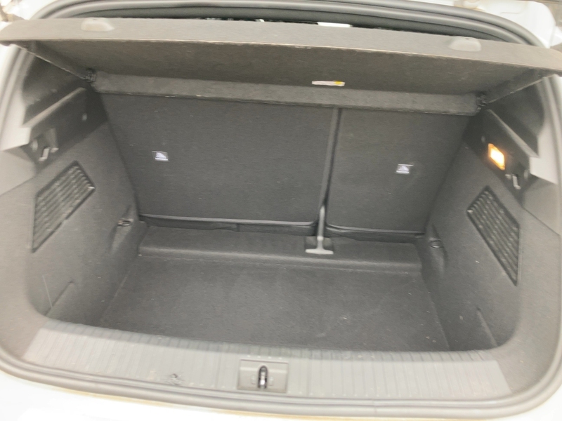 Fahrzeugabbildung Megane E-TECH TECHNO EV60 220 Bild 6 von 20