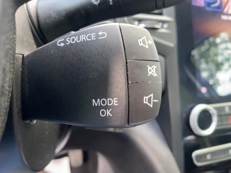 Fahrzeugabbildung Megane Grandtour INTENS BLUE dCi 115 Bild 17 von 20
