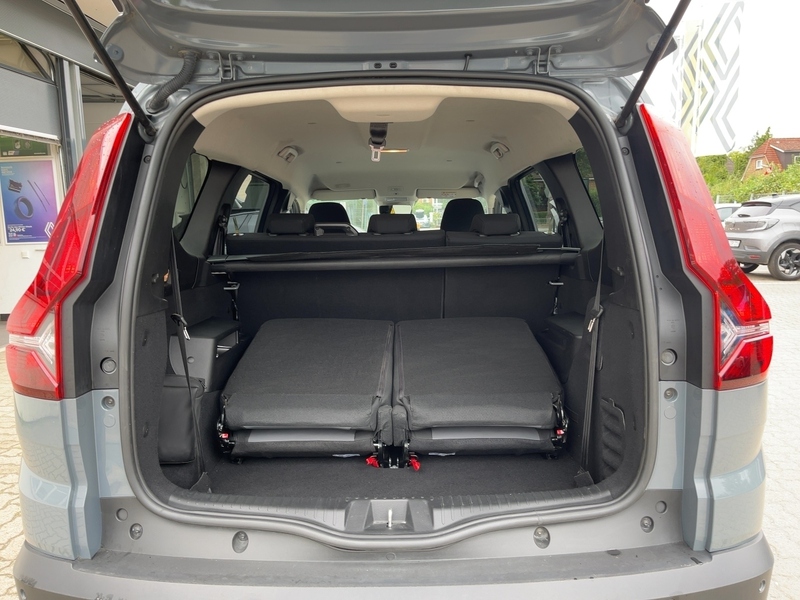 Fahrzeugabbildung Jogger Extreme TCe 110 7-Sitzer+SHZG+KAM+CARPLAY+LED+ Bild 13 von 15