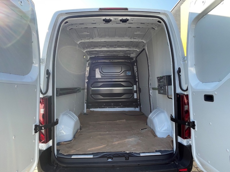 Fahrzeugabbildung Master +Klima+ Bild 10 von 46