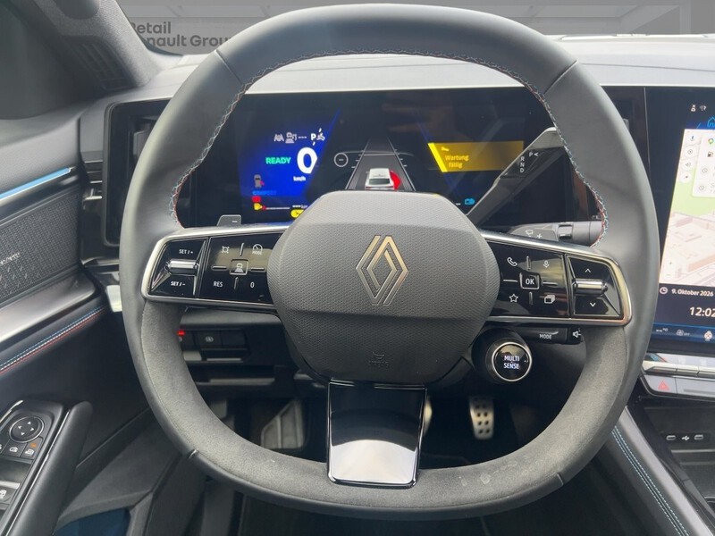Fahrzeugabbildung Rafale 1.2 E-TECH Hybrid 200 Esprit Alpine Bild 11 von 30
