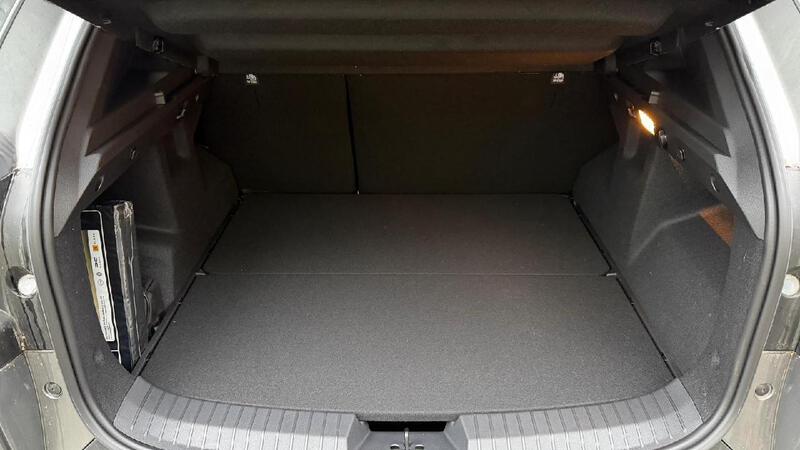 Fahrzeugabbildung Duster Journey TCe 130 Bild 7 von 18