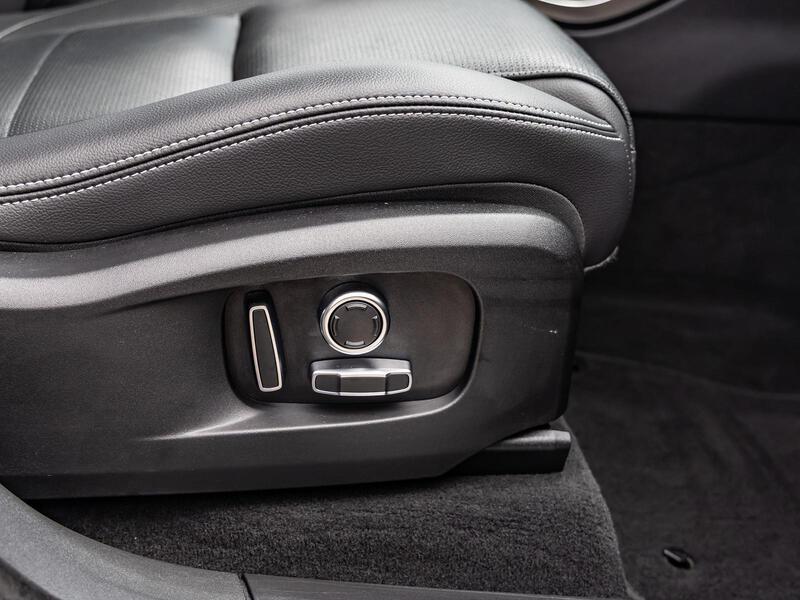 Fahrzeugabbildung F-Pace BLACK PACK WINTER PAKET Bild 13 von 20