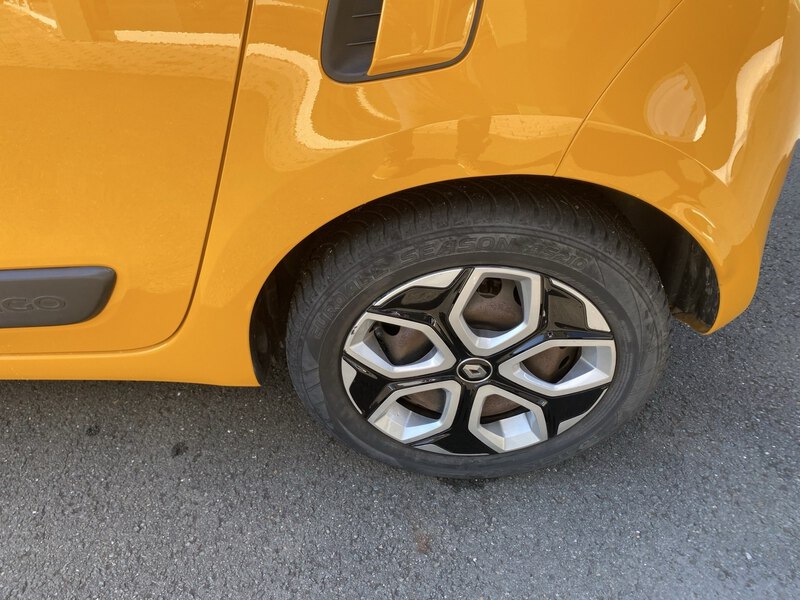 Fahrzeugabbildung Twingo 1.0 SCe 65 ZEN Bild 16 von 16