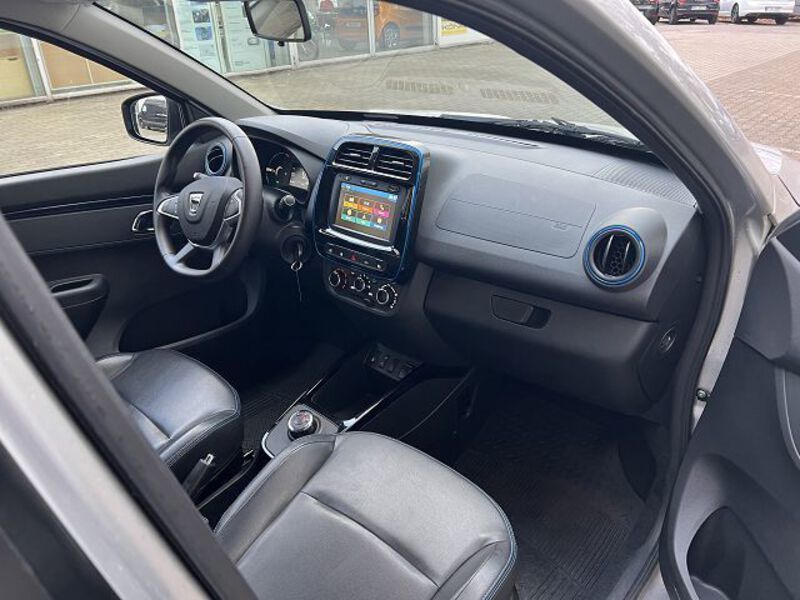 Fahrzeugabbildung Spring Business Automatik Klima*Navi*Rückfahrcam Bild 8 von 12