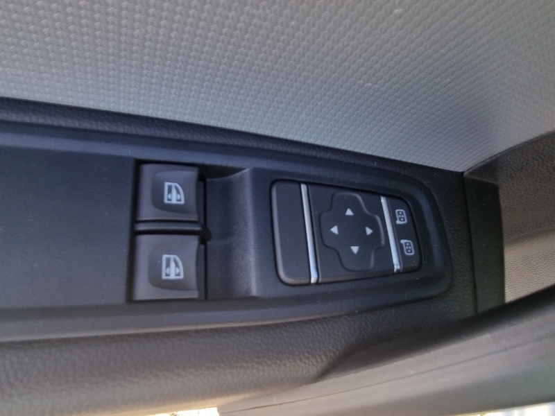 Fahrzeugabbildung Kangoo Rapid Extra TCe 100 Bild 13 von 14