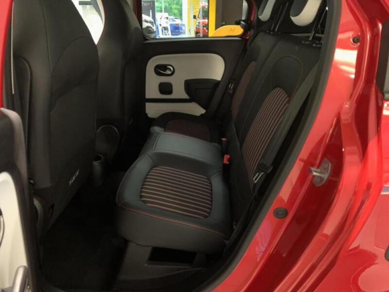 Fahrzeugabbildung Twingo Intens Bild 9 von 15