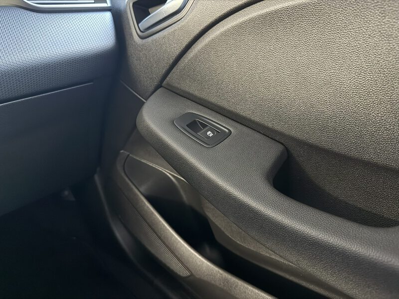 Fahrzeugabbildung Clio *GJR*PDC Bild 20 von 25