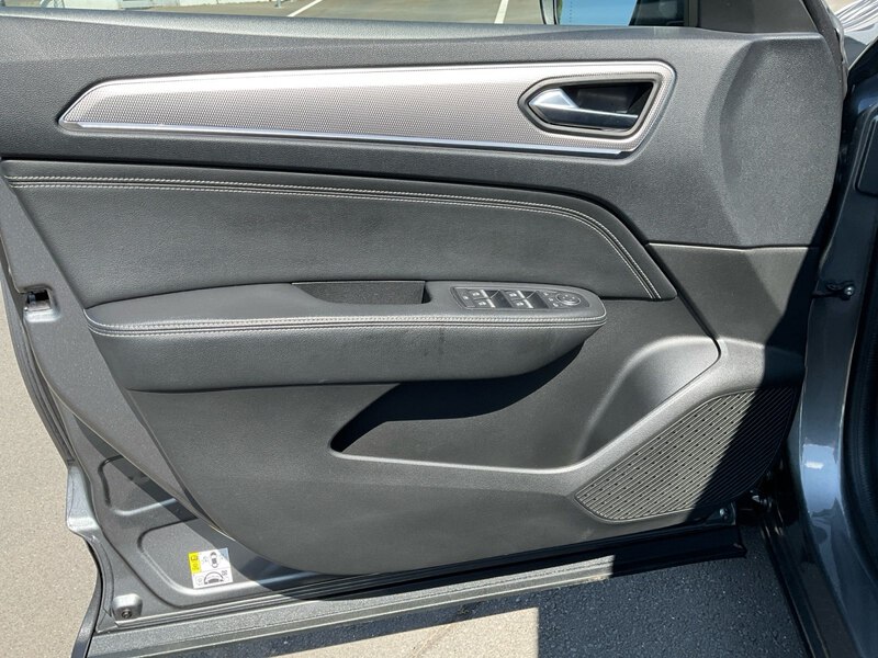 Fahrzeugabbildung Arkana INTENS E-TECH Hybrid 145/LED/Navi/Kamera Bild 17 von 17