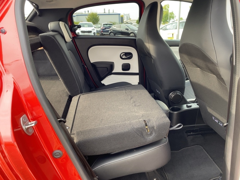 Fahrzeugabbildung Twingo ABS Fahrerairbag ESP SERVO ZV Bild 19 von 21