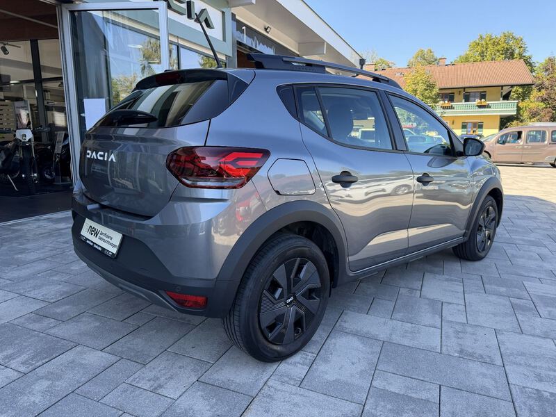 Fahrzeugabbildung Sandero III Stepway Essential TCe 90 Bild 5 von 19