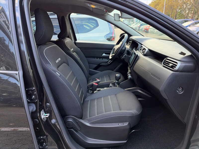 Fahrzeugabbildung Duster 360°Kamera AHK Bild 11 von 20