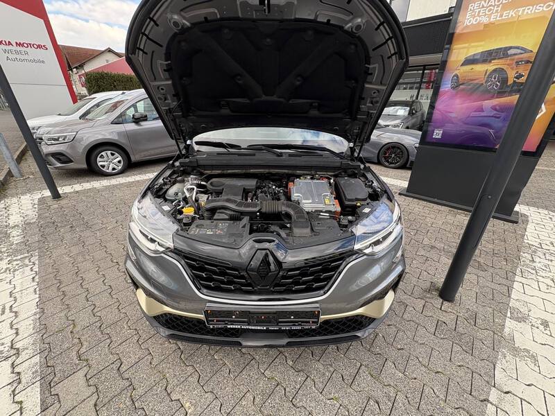 Fahrzeugabbildung Arkana E-Tech Hybrid TCe 145 Engineered Bild 16 von 18