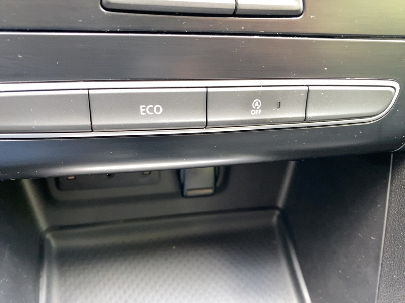 Fahrzeugabbildung Megane 5-Türer Play ENERGY TCe 100 Bild 19 von 20