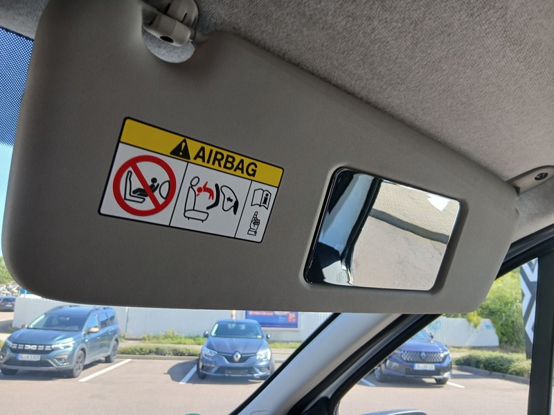 Fahrzeugabbildung Trafic 2.0 BLUE dCi 130 L1H1 2,8t Komfort Bild 44 von 46