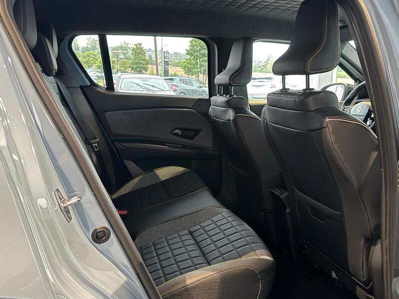 Fahrzeugabbildung R 4 E-Tech elektrisch Iconic 150 Comfort Range Bild 8 von 12