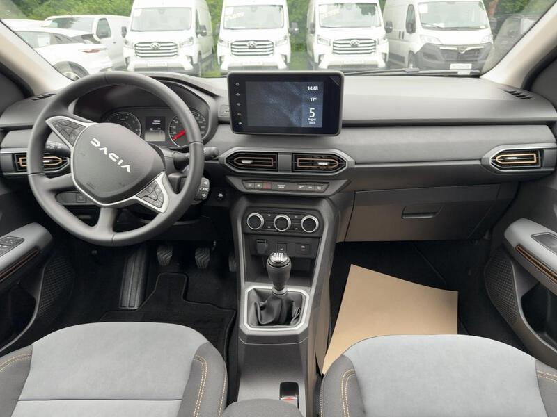Fahrzeugabbildung Sandero Stepway Extreme+ TCe 110 Bild 9 von 15
