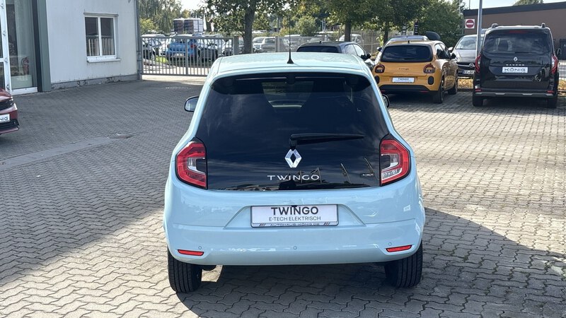 Fahrzeugabbildung Twingo E-Tech 100% elektrisch Bild 3 von 17