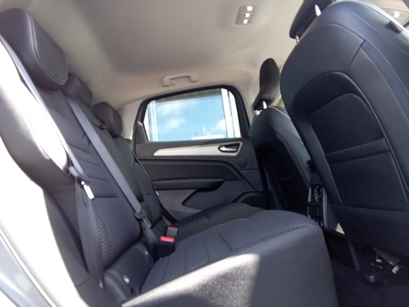 Fahrzeugabbildung Arkana TECHNO E-TECH Hybrid 145 Bild 11 von 15