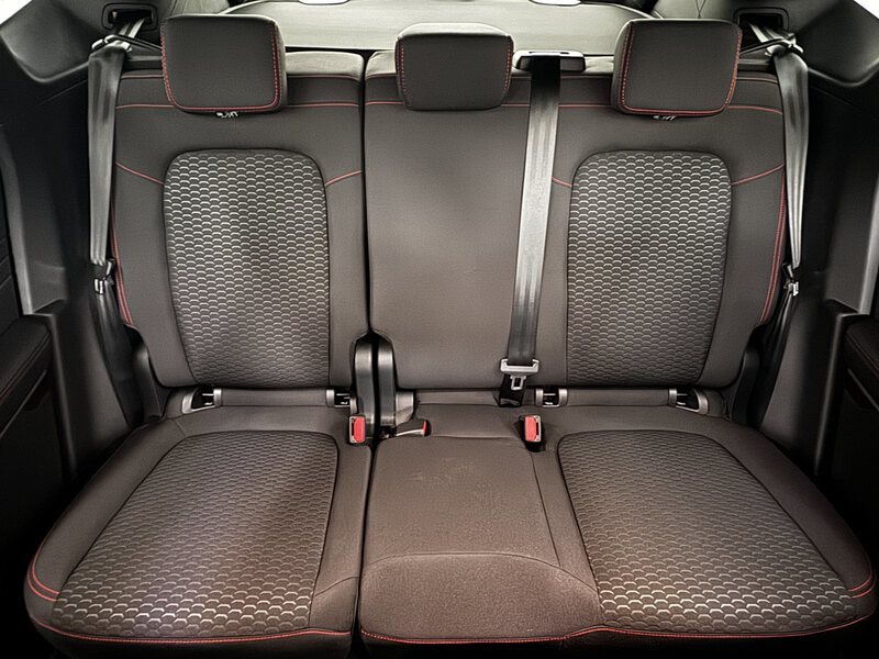 Fahrzeugabbildung Kuga 1.5 EcoBoost ST-Line Allwetterreifen Bild 13 von 40