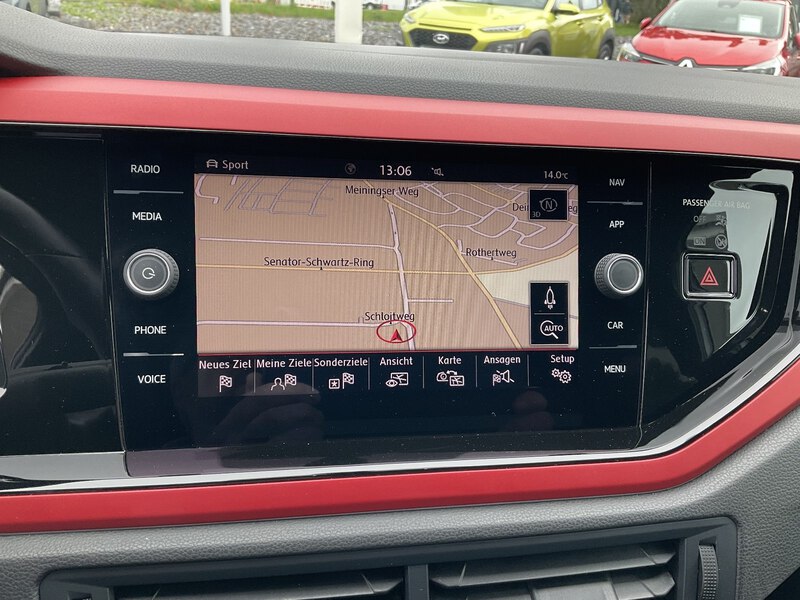 Fahrzeugabbildung Polo *DSG* Navi* 200PS Bild 16 von 21
